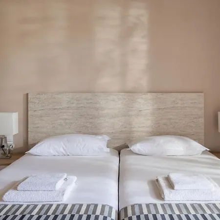 Sithonia Luxury 4 Beds *