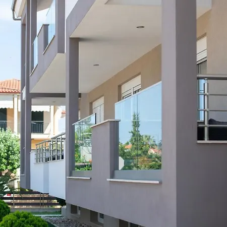 Sithonia Luxury 4 Beds Apartmán