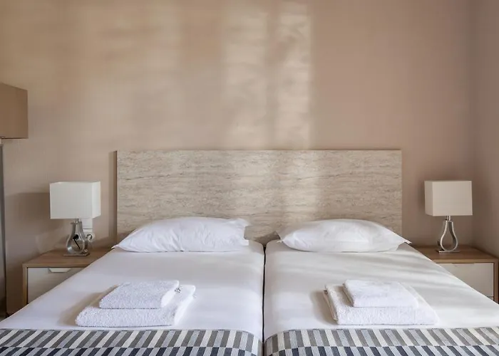 Sithonia Luxury 4 Beds *