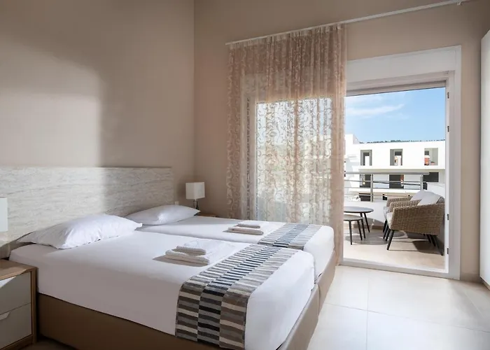 Sithonia Luxury 4 Beds شقة *
