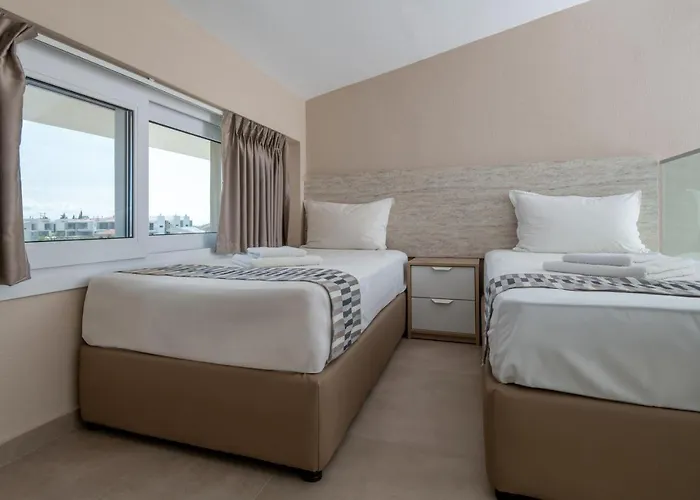 Sithonia Luxury 4 Beds