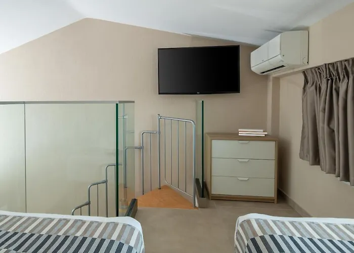 Sithonia Luxury 4 Beds